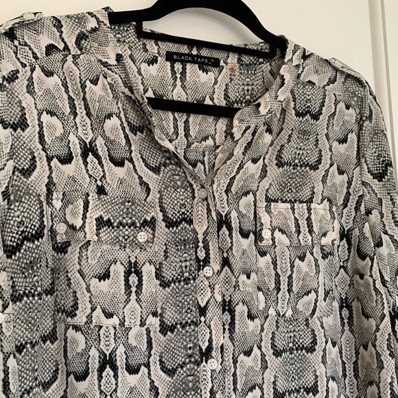 Snakeskin print blouse - Picture 4 of 8